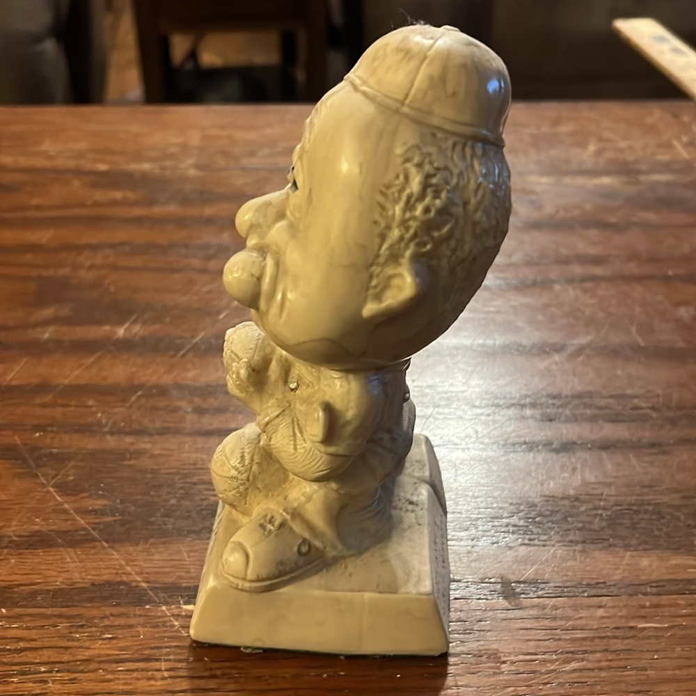 1971 W. & R Berries Figurine #9025 World's Greatest Athlete - Picture 4 of 5
